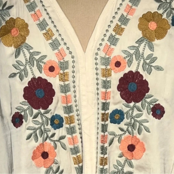 Entro floral embroidered boho cap sleeve top tie front size M - Picture 5 of 11